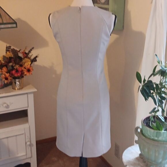 Tahari Knit Sheath. Professional. Light Academic. Normcore - Picture 6 of 13